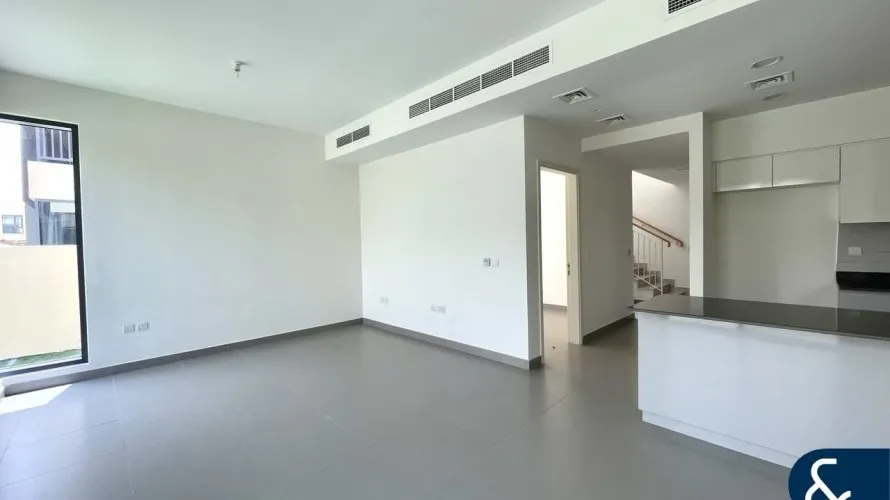 Villa de 4 dormitorios en Maple 2, UAE No. 989