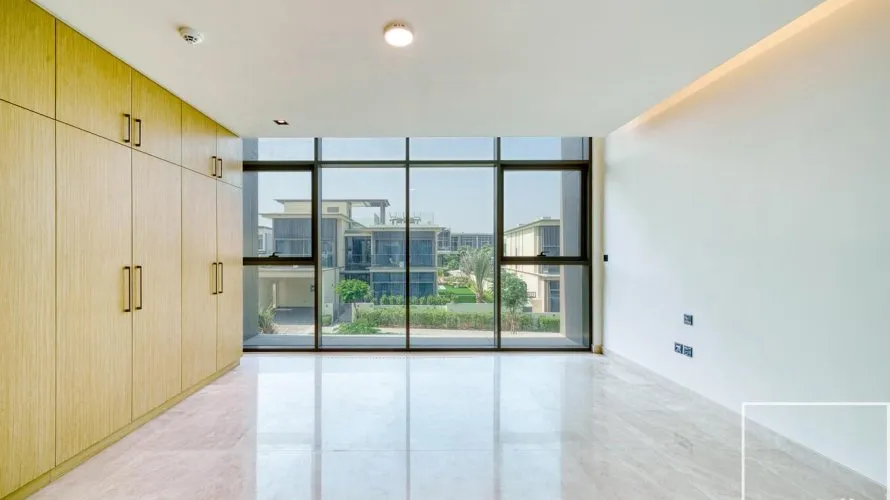 Villa de 4 dormitorios en Golf Place, UAE No. 678 № 11