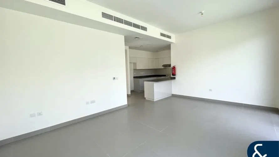 Villa de 4 dormitorios en Maple 2, UAE No. 989 № 2