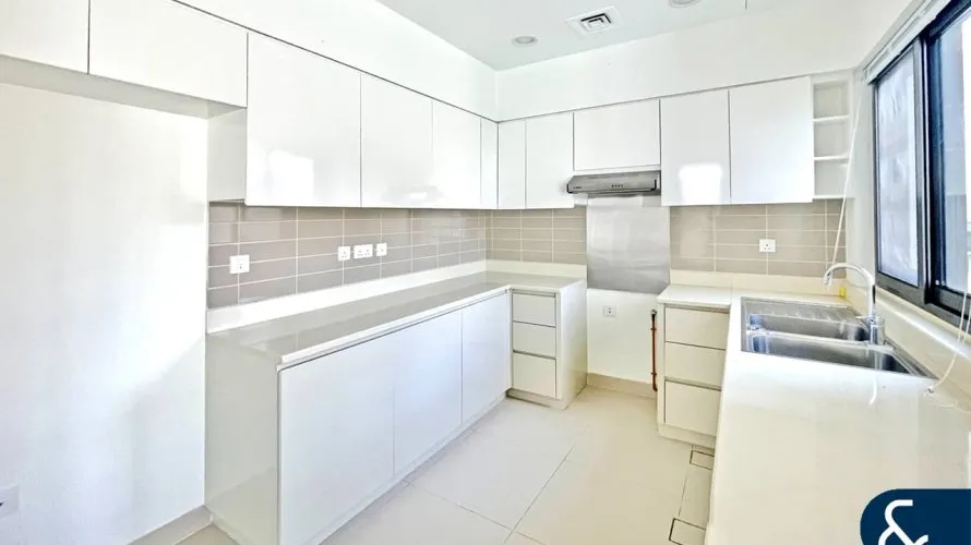 Villa de 4 dormitorios en Maple 2, UAE No. 991 № 2