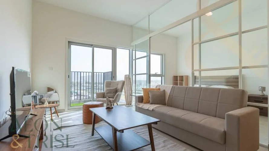 Apartamento de 2 dormitorios en Golfville, UAE No. 730 № 2