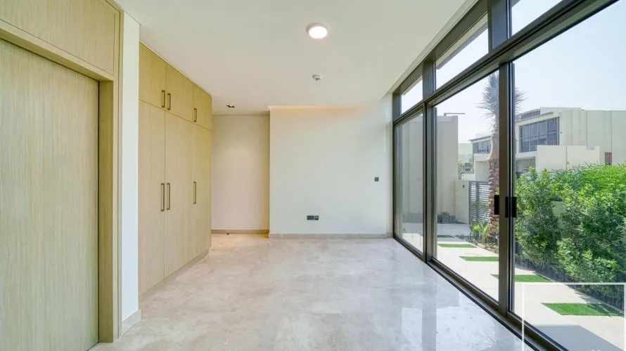 Villa de 4 dormitorios en Golf Place, UAE No. 678 № 13