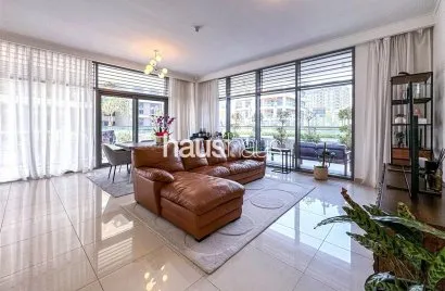 Apartamento de 3 dormitorios en Park Heights, UAE No. 424