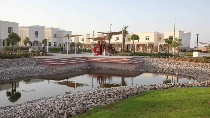 Apartamento de 2 dormitorios en Golfville, UAE No. 738 № 1