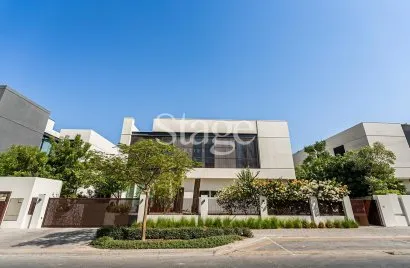 Villa de 5 dormitorios en Dubai Hills, UAE No. 869
