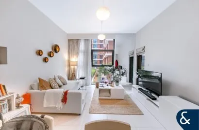 Apartamento de 1 dormitorio en Park Point, UAE No. 1027