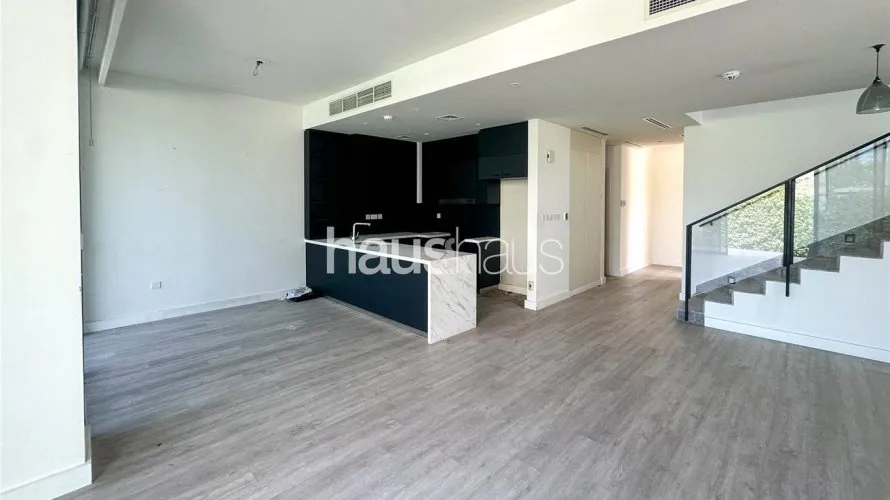 Villa de 3 dormitorios en Dubai Hills Estate, UAE No. 482 № 1