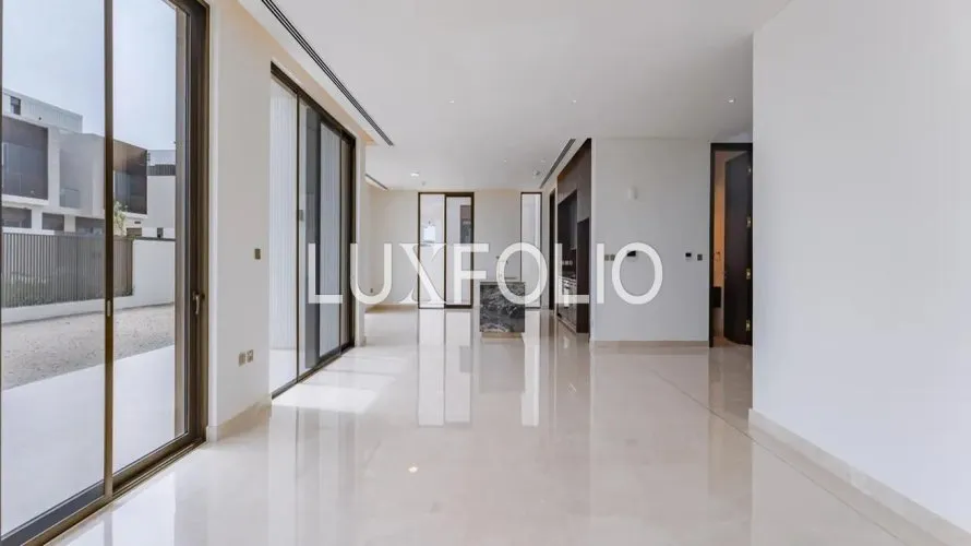 Villa de 5 dormitorios en Dubai Hills Estate, UAE No. 492 № 1