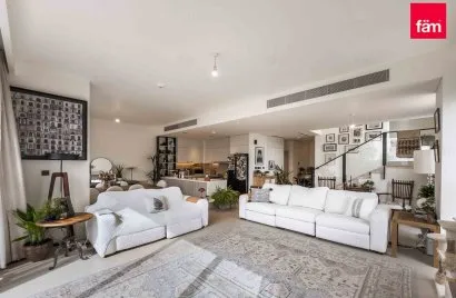 Villa de 3 dormitorios en Dubai Hills Estate, UAE No. 589