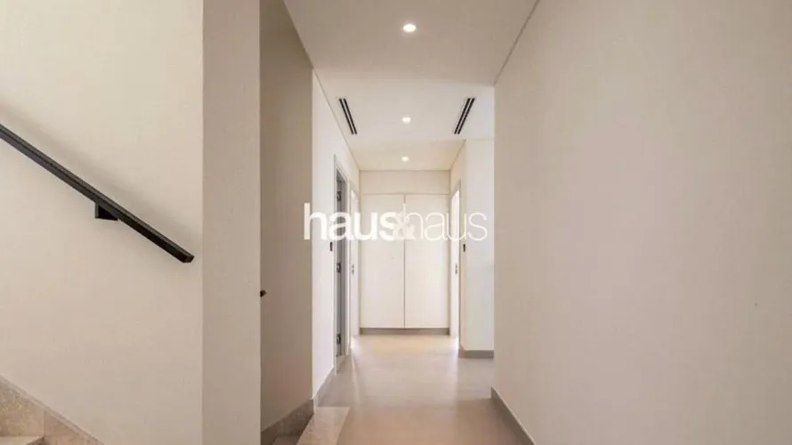 Adosado de 3 dormitorios en Dubai Hills Estate, UAE No. 484 № 2