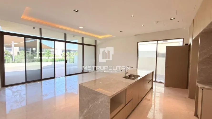 Villa de 4 dormitorios en Golf Place, UAE No. 963