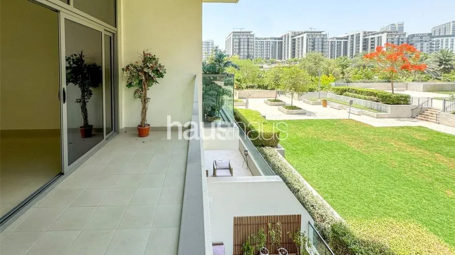 Apartamento de 2 dormitorios en Park Heights, UAE No. 440 № 1