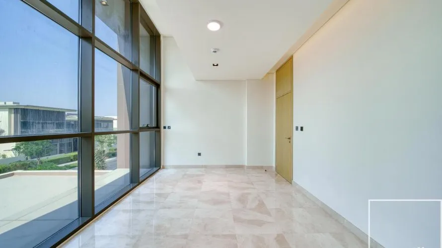 Villa de 4 dormitorios en Golf Place, UAE No. 678 № 16