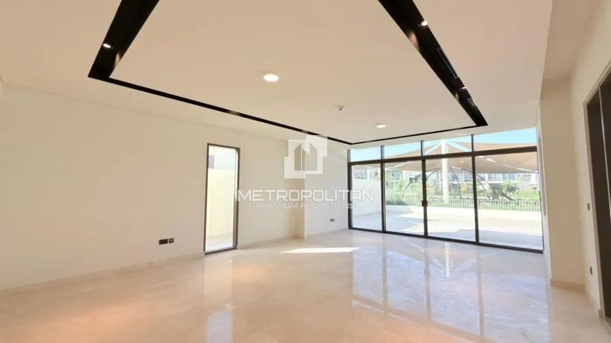 Villa de 4 dormitorios en Golf Place, UAE No. 963 № 1
