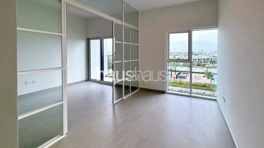 Apartamento de 2 dormitorios en Golfville, UAE No. 458 № 2