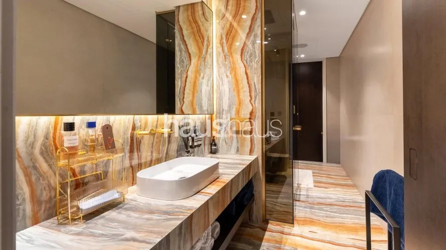 Villa de 6 dormitorios en Golf Place, UAE No. 453 № 16