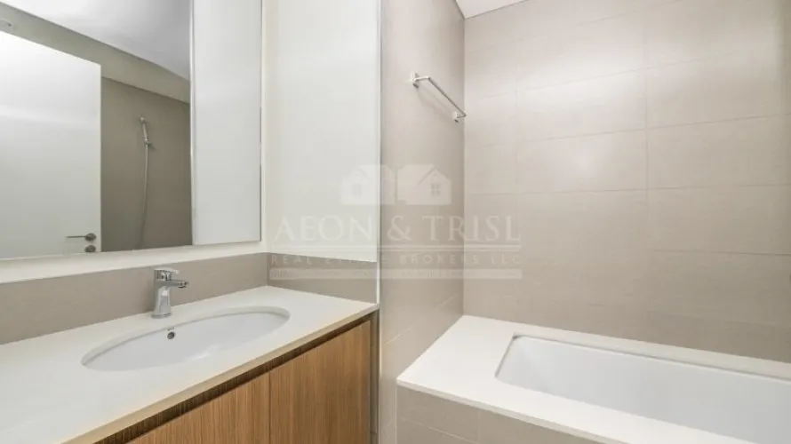 Apartamento de 2 dormitorios en Park Ridge, UAE No. 754