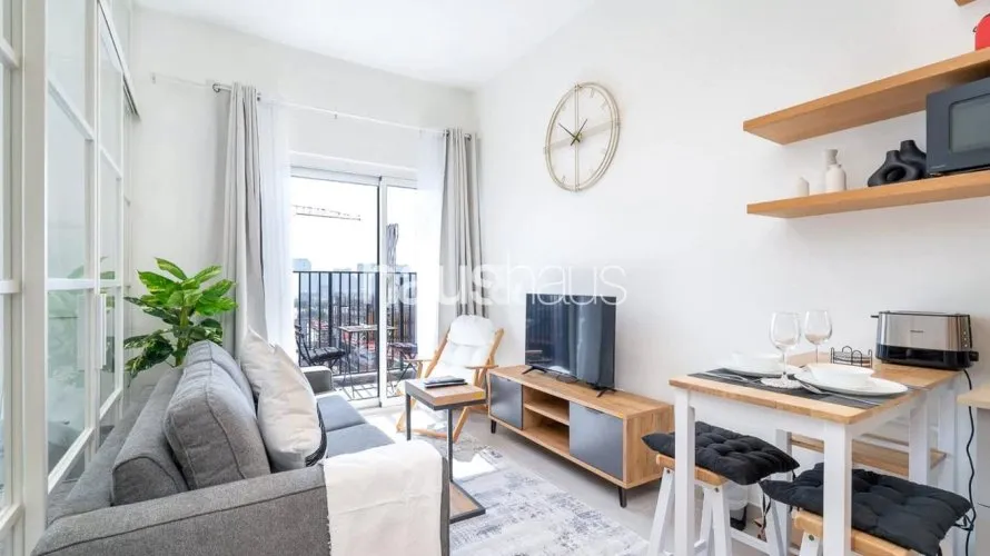 Apartamento de 1 dormitorio en Golfville, UAE No. 423