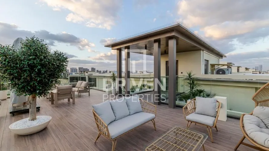 Villa de 4 dormitorios en Golf Place, UAE No. 2212 № 2