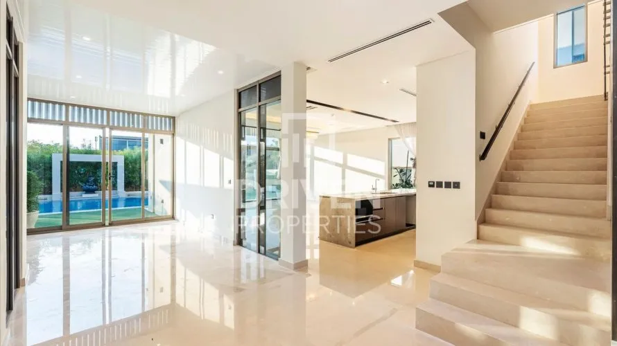 Villa de 4 dormitorios en Golf Place, UAE No. 2231 № 1