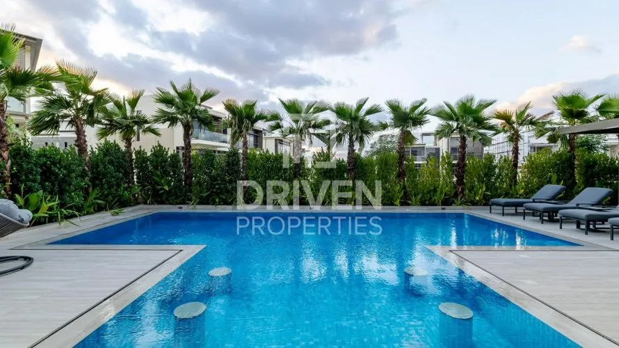 Villa de 4 dormitorios en Golf Place, UAE No. 2212 № 1