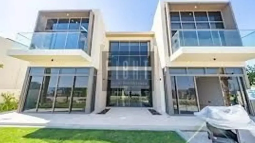 Villa de 6 chambres à Golf Place, UAE No. 107 № 1