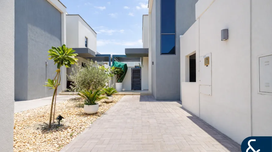 Villa de 4 chambres à Maple 3, UAE No. 990 № 5