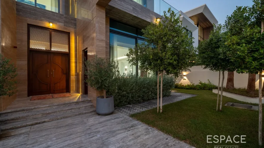 Villa de 6 chambres à Parkway Vistas, UAE No. 914