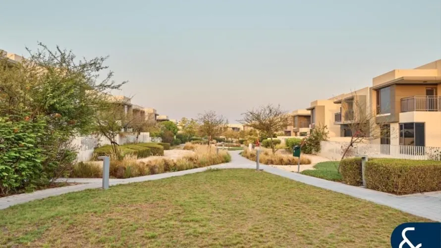 Villa de 4 chambres à Maple 2, UAE No. 989 № 13