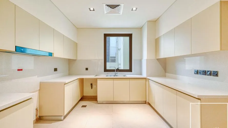 Villa de 6 chambres à Golf Place, UAE No. 1069 № 1