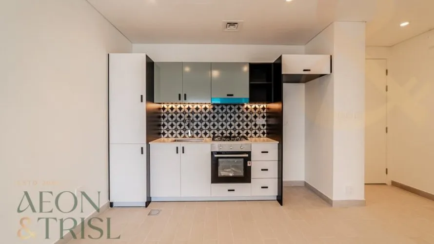 Appartement de 2 chambres à Golfville, UAE No. 696