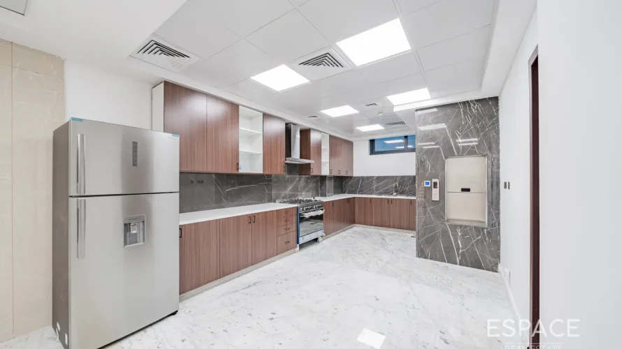 Villa de 6 chambres à Parkway Vistas, UAE No. 914 № 11