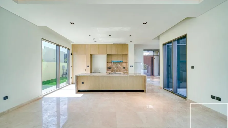 Villa de 4 chambres à Golf Place, UAE No. 678 № 1