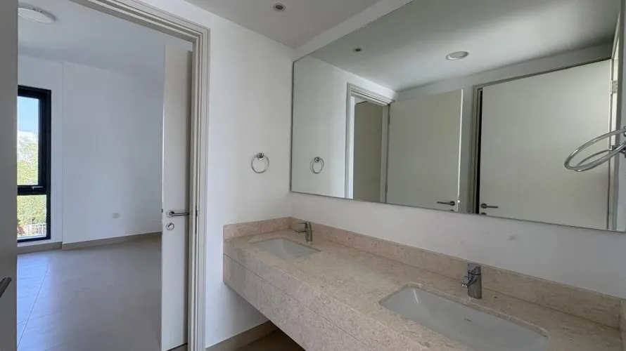 Villa de 4 chambres à Maple 1, UAE No. 2270 № 1